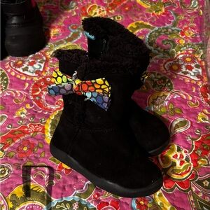 Kids fuzzy boot